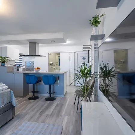 Aranyhegy Apartmanhaz *