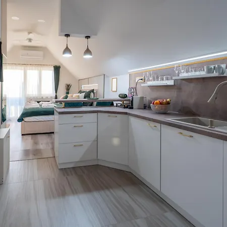 Aranyhegy Apartmanhaz