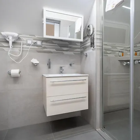Aranyhegy Apartmanhaz * Szada