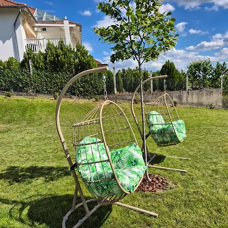 Aranyhegy Apartmanhaz * Szada
